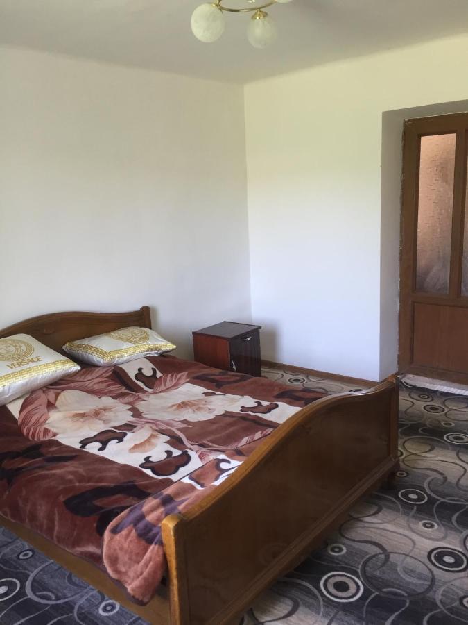 Friend'S House Rooms Near Airport Ghukasavan Extérieur photo