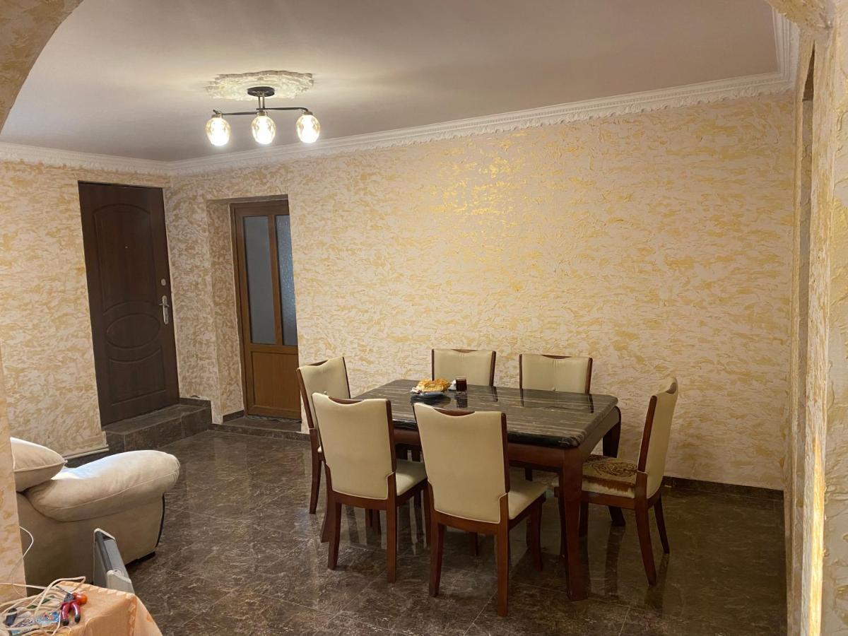 Friend'S House Rooms Near Airport Ghukasavan Extérieur photo