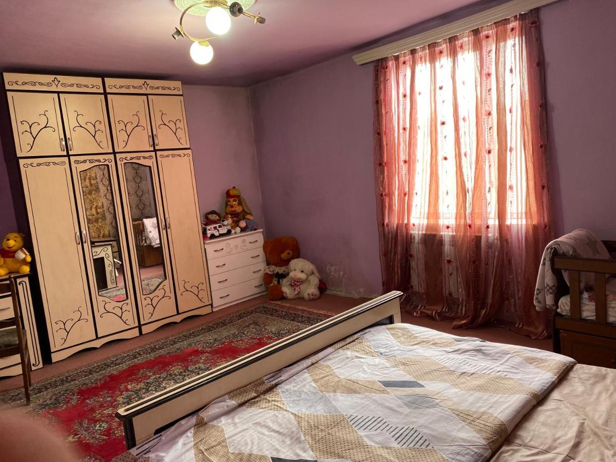 Friend'S House Rooms Near Airport Ghukasavan Extérieur photo