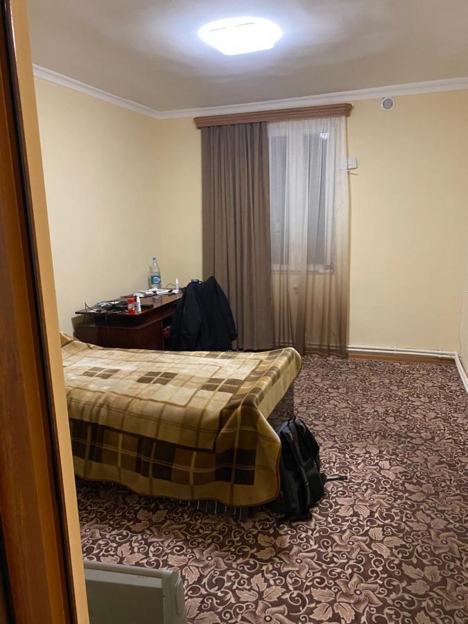 Friend'S House Rooms Near Airport Ghukasavan Extérieur photo