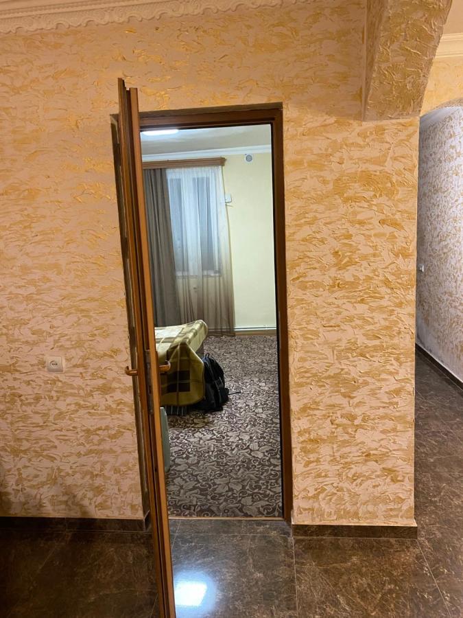 Friend'S House Rooms Near Airport Ghukasavan Extérieur photo