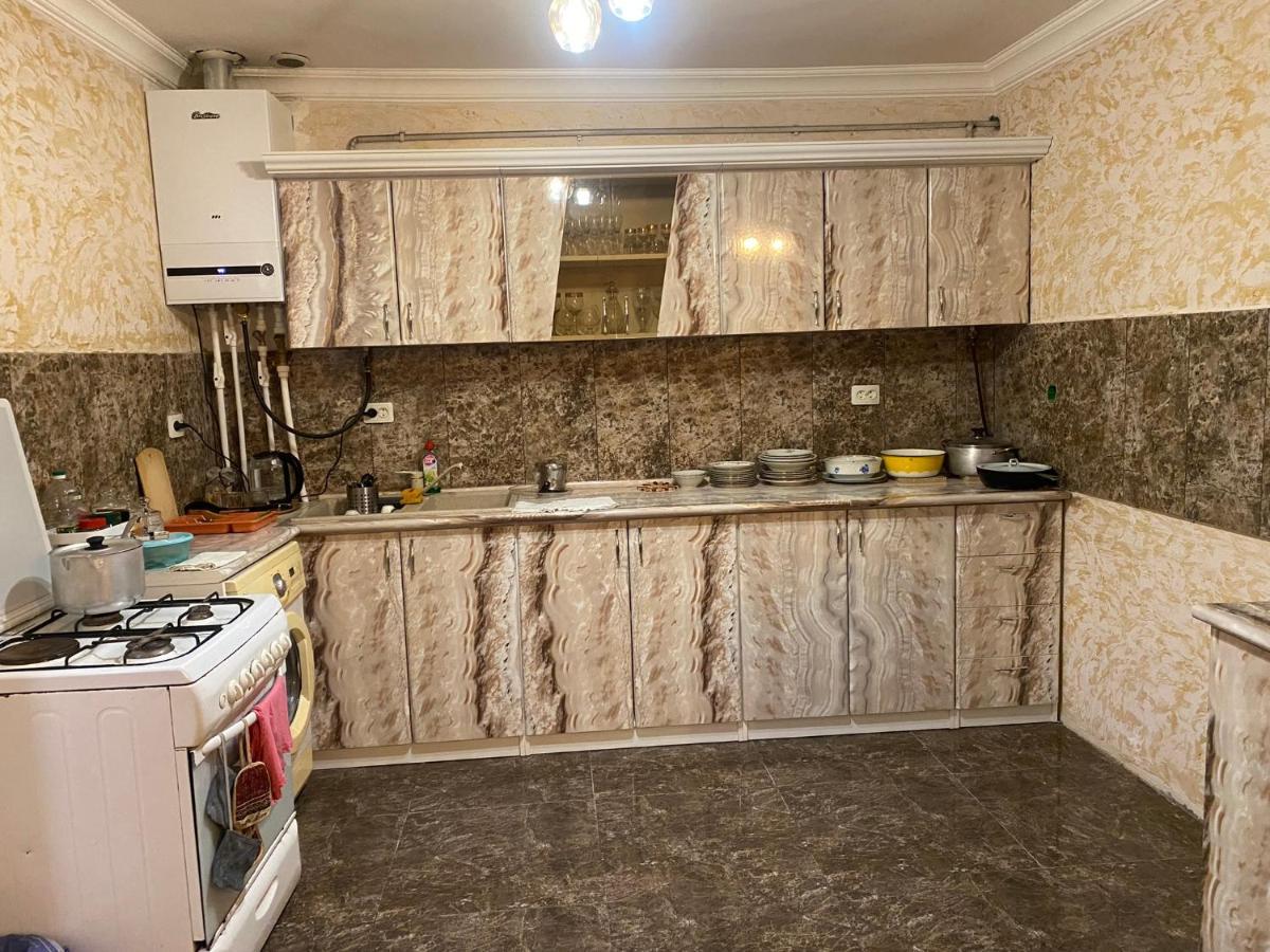 Friend'S House Rooms Near Airport Ghukasavan Extérieur photo